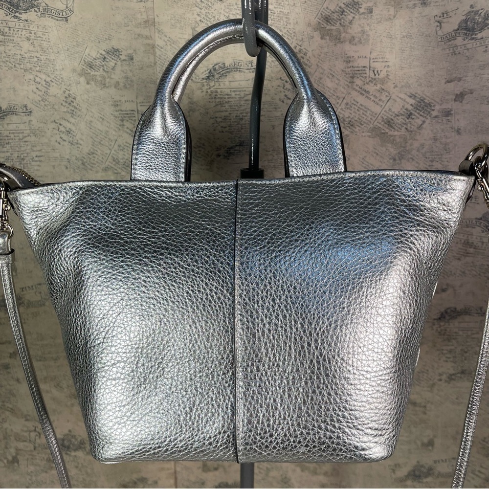 Banana Republic silver leather bag detachable crossbody strap - Picture 3 of 12
